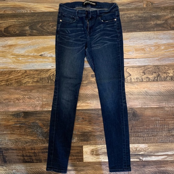 Express Denim - Express ultimate jean legging!